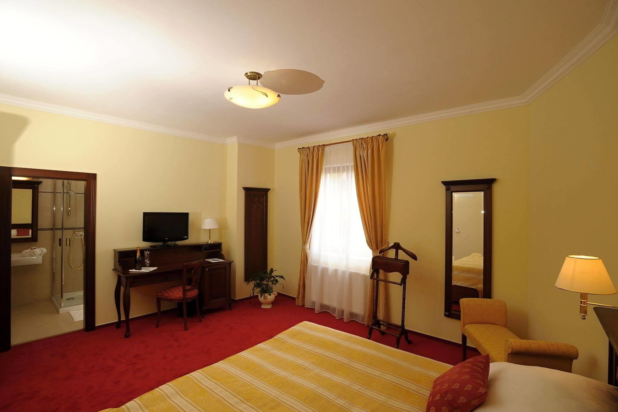 Apartmán U krále - 2 Jicin Exterior foto