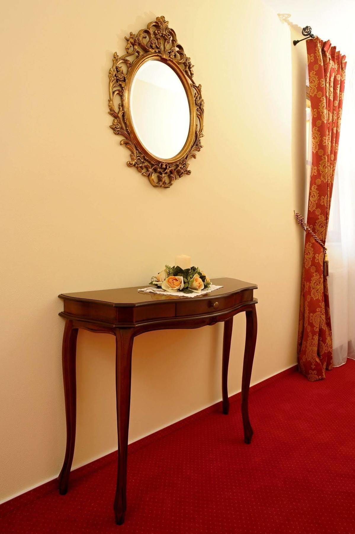 Apartmán U krále - 2 Jicin Exterior foto